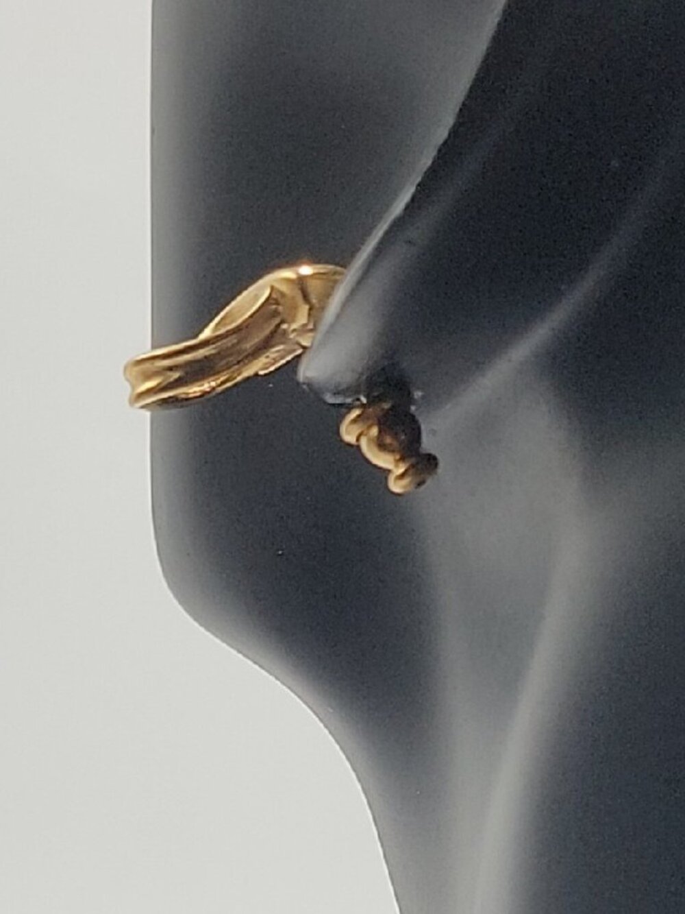 Vintage Trifari Post Earrings Swirl Earrings Gold Tone Black Enamel Pierced Ears - Picture 12 of 16